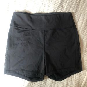 Lululemon spandex short with mesh sides - size 10